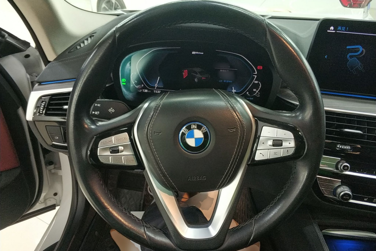 宝马5系新能源 2022款 改款 535Le 豪华套装中控内饰13