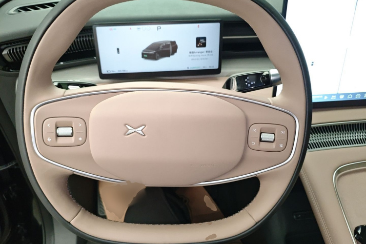 小鹏X9 2025款 650长续航 Max中控内饰13