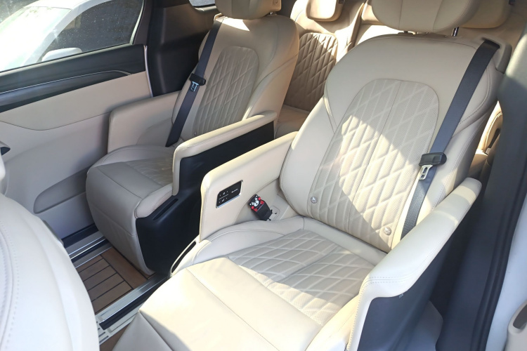 别克GL8 2022款 ES陆尊 653T 豪华型中控内饰7004