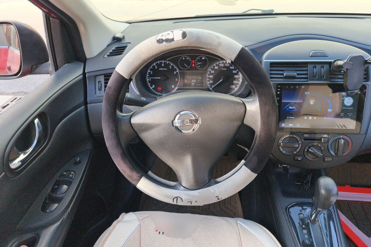 日产 骐达TIIDA 2014款 1.6L CVT舒适型中控内饰13