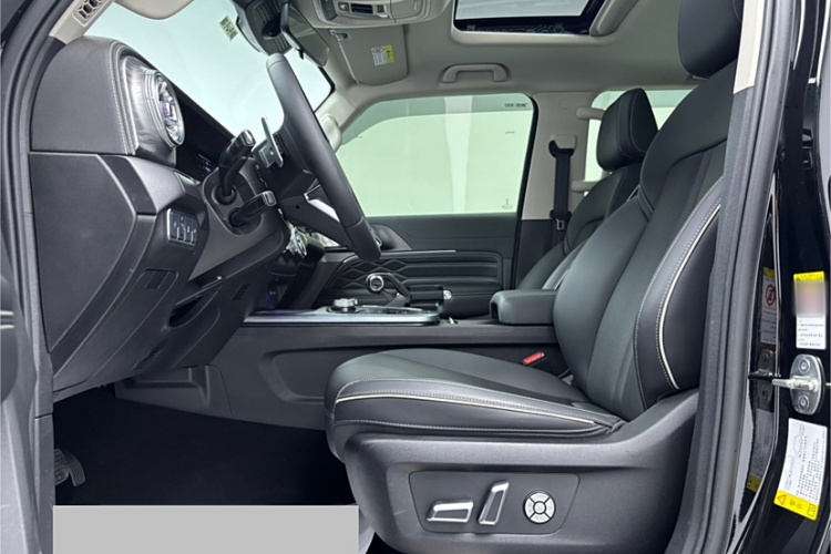 坦克300 2021款 越野版 2.0T 征服者中控内饰7006