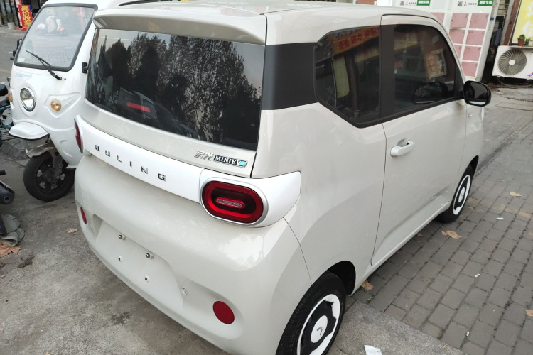 五菱汽车 宏光MINIEV 2024款 第三代 215km 青春版车身外观7