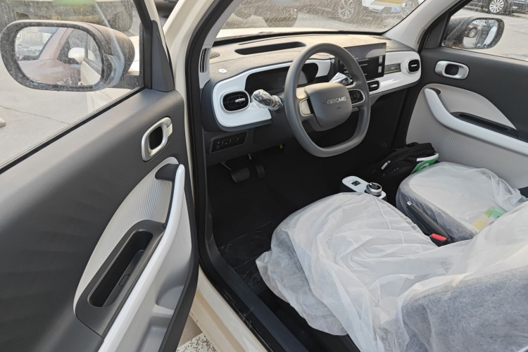 吉利银河 熊猫 2025款 210km 元气熊中控内饰20