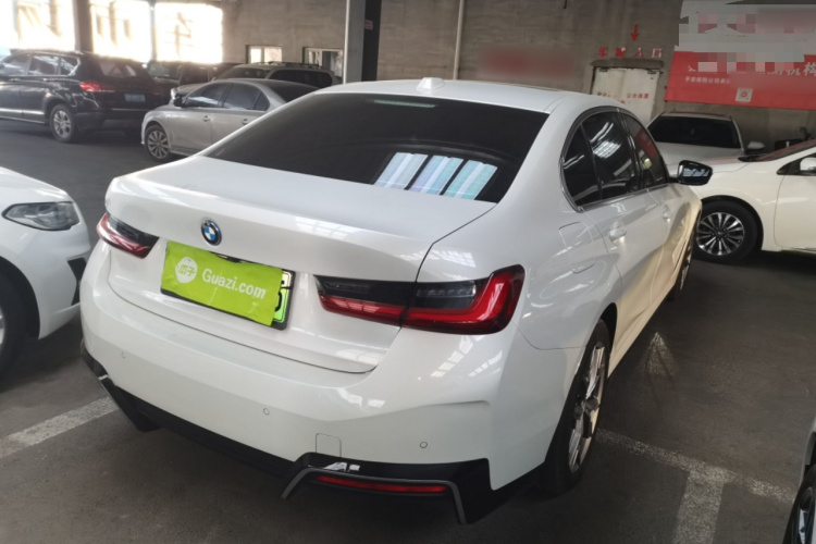 宝马i3 2022款 eDrive 35 L车身外观7