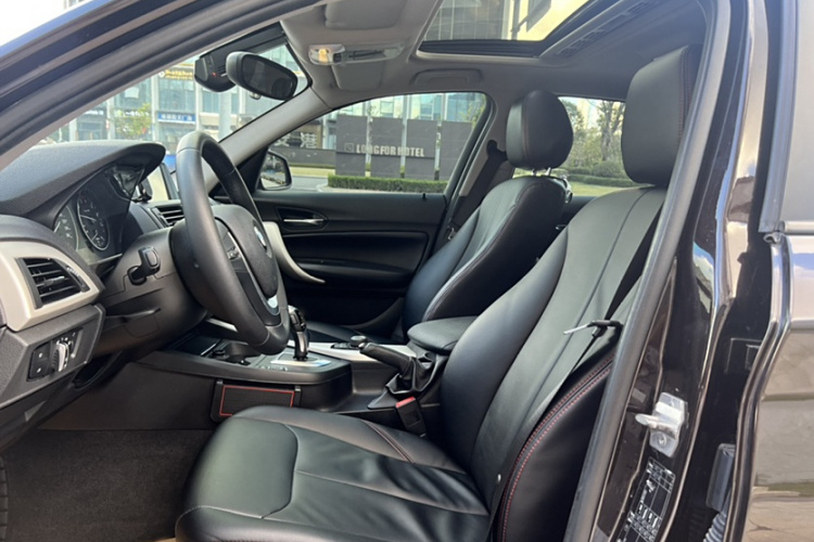 宝马1系(进口) 2016款 118i 领先型中控内饰7002