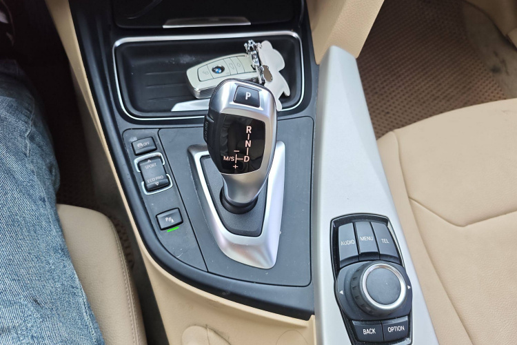 宝马3系 2015款 320Li 超悦版时尚型局部细节18