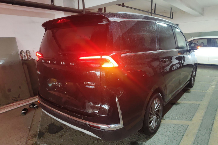 上汽大通MAXUS 大通G50 2023款 PLUS 1.5T 自动护航版车身外观7