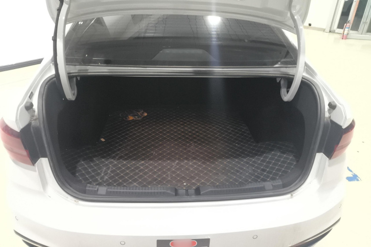 大众 朗逸 2023款 改款 1.5L 自动星空五百万版机舱底盘23