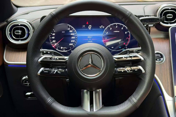 奔驰GLC 2023款 GLC 300 L 4MATIC 动感型 7座局部细节18