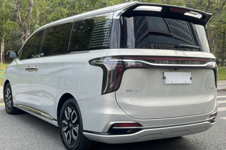 红旗HQ9 2023款 2.0T 智联旗享版车身外观6003