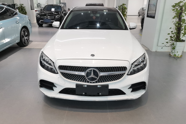 奔驰C级 2020款 C 260 L 运动版车身外观2