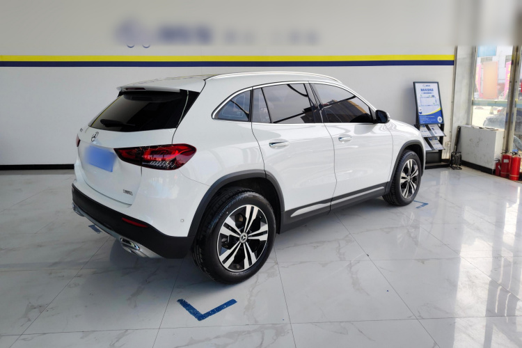 奔驰GLA 2023款 GLA 220车身外观7