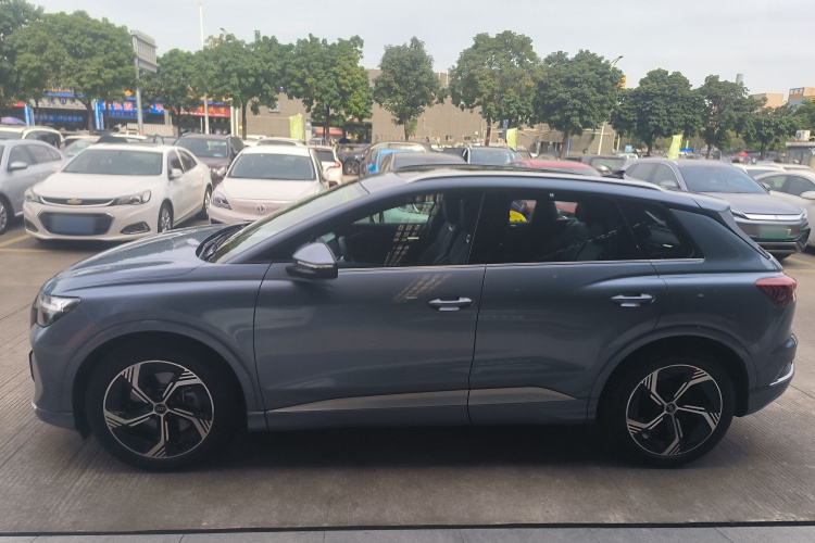 奥迪Q4 e-tron 2024款 40 e-tron 创境版车身外观4