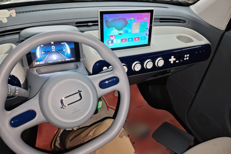 奔腾小马 2025款 222km 闪电马中控内饰12