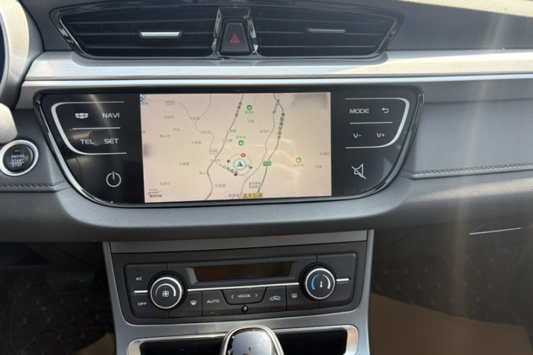 吉利汽车 帝豪 2020款 1.5L CVT向上版中控内饰7003