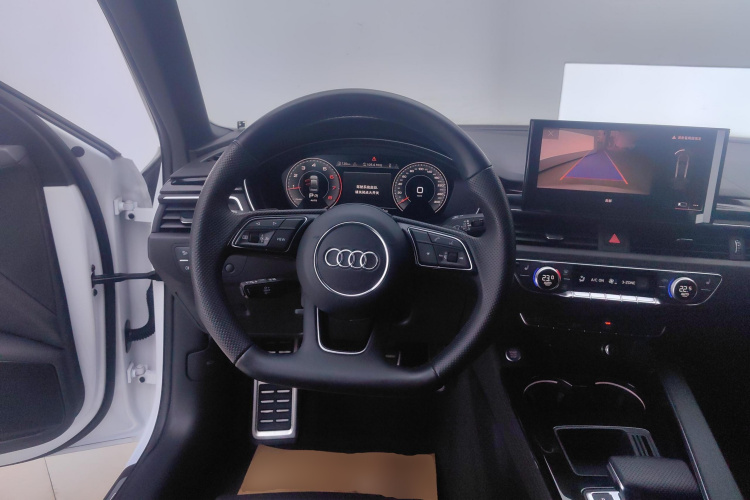 奥迪A4L 2024款 40 TFSI 豪华动感型中控内饰13