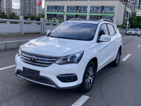 比亚迪 宋 2018款 1.5TI 手动智联进享型