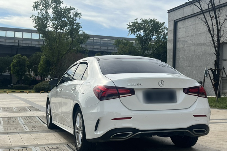 奔驰A级 2019款 A 200 L 运动轿车车身外观6004