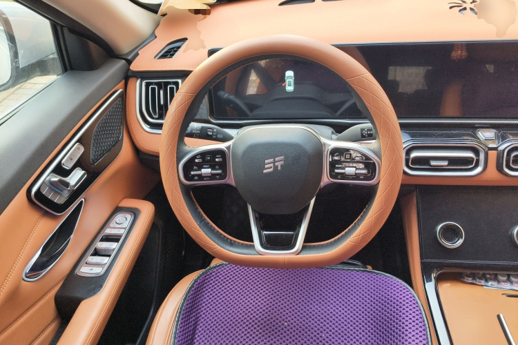 捷途山海L7 2024款 1.5T 120km MAX+ 5座中控内饰13