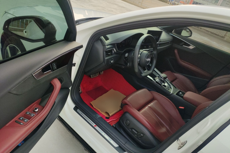 奥迪A4L 2023款 40 TFSI Bang&Olufsen 星夜版中控内饰7003