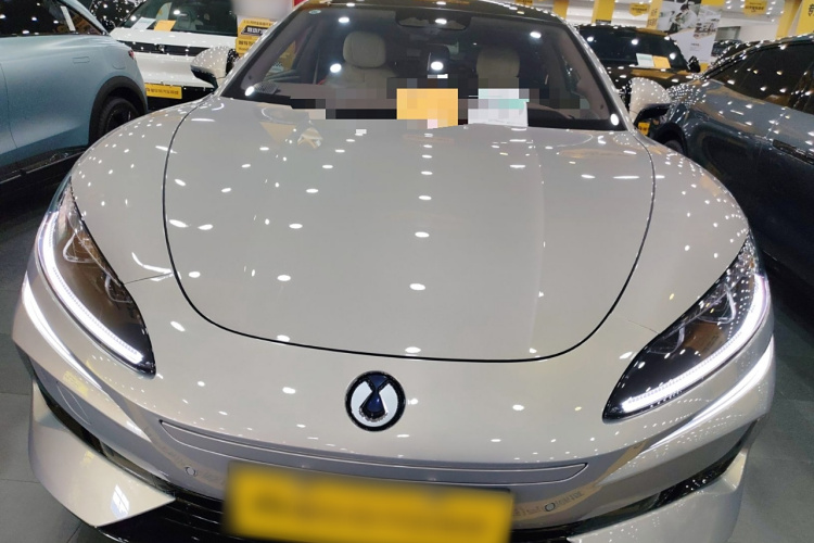 腾势Z9GT 2024款 1100四驱Ultra版车身外观2