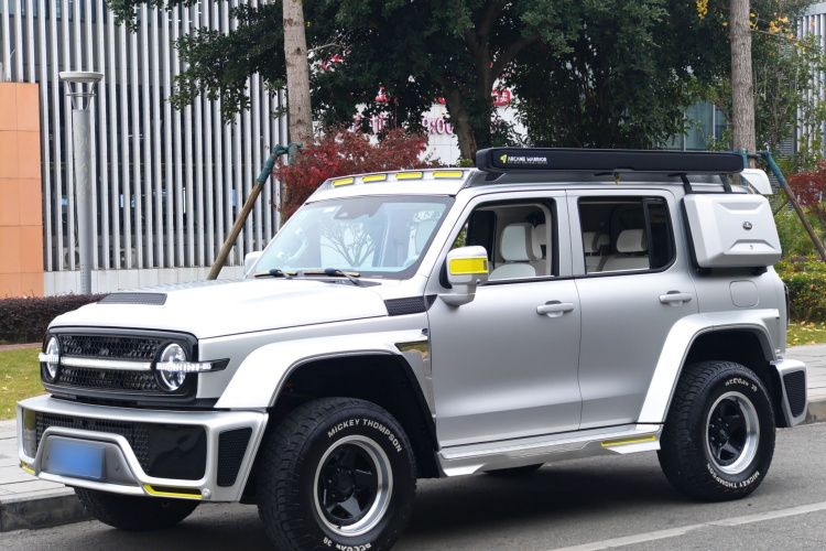 超境汽车 共创坦克300 2021款 2.0T 赛博坦克车身外观1