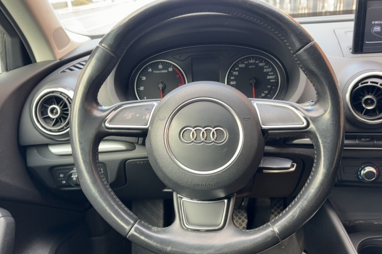 奥迪A3 2016款 Limousine 35 TFSI 进取型局部细节13