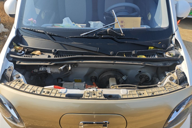 奔腾小马 2025款 222km 灵动马机舱底盘24