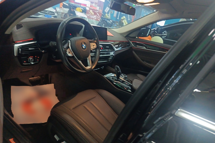 宝马5系 2020款 525Li 豪华套装中控内饰19