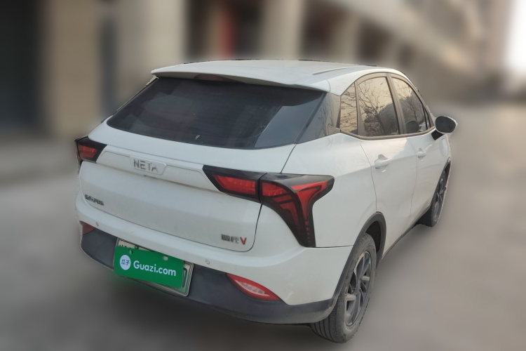 哪吒汽车 哪吒V 2021款 长续航娱乐版升级型车身外观6005