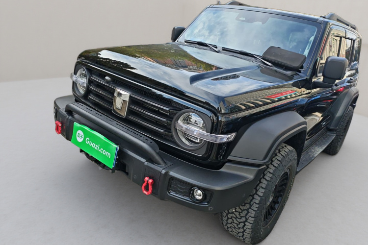 坦克300 2025款 2.0T 征服者车身外观1