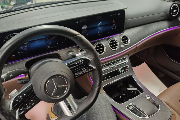 奔驰E级 2021款 改款 E 300 L 运动时尚型中控内饰12
