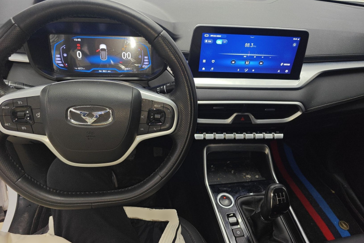 凯翼 炫界Pro 2021款 1.5L 手动劲酷版中控内饰12