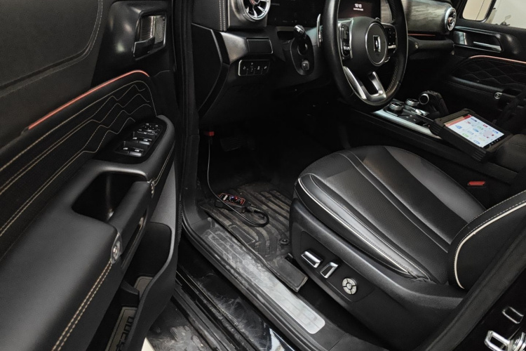 坦克300 2021款 越野版 2.0T 征服者中控内饰7003