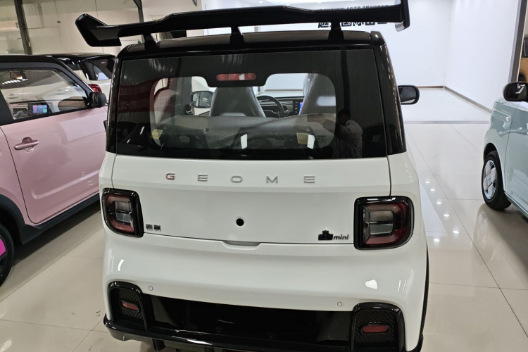 吉利银河 2025款 210km 熊猫卡丁车身外观6