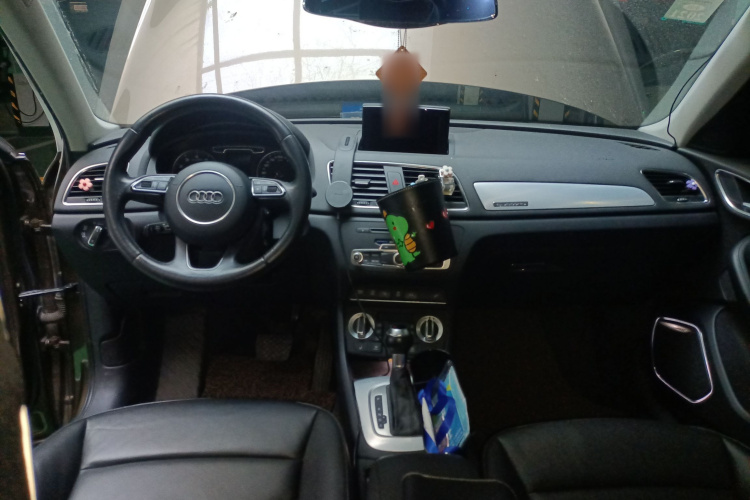 奥迪Q3 2013款 35 TFSI quattro 豪华型中控内饰7002