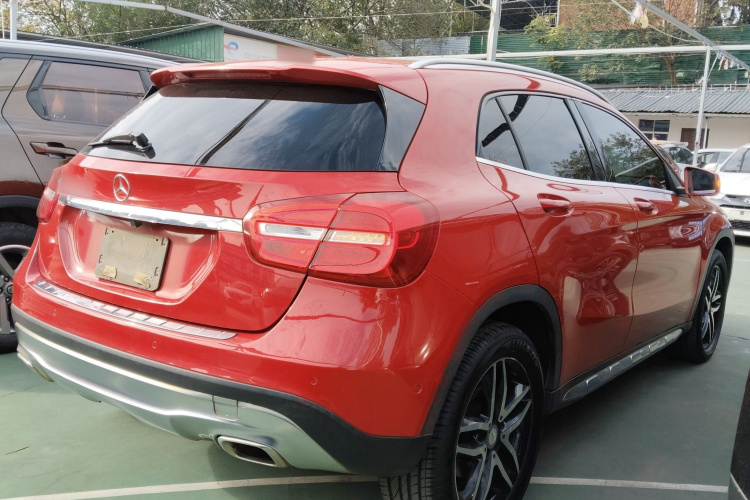 奔驰GLA 2015款 GLA 200 时尚型车身外观7