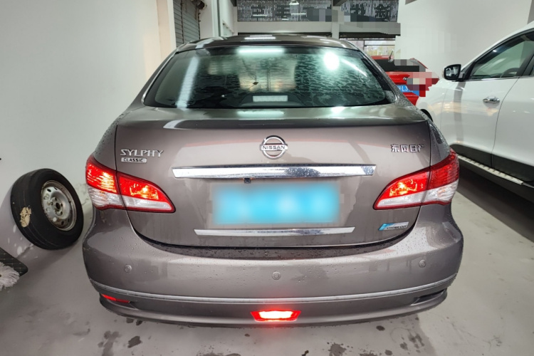 日产 轩逸 2019款 经典 1.6XE+ CVT智联领先版车身外观6