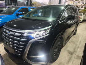 腾势D9 2022款 DM-i 970 四驱尊荣型