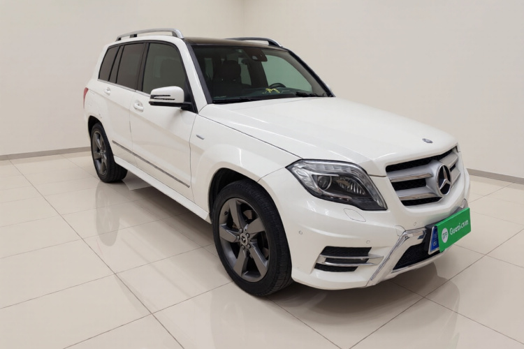 奔驰GLK级 2015款 GLK 260 4MATIC 时尚型 极致版车身外观3