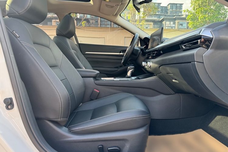 日产 天籁 2022款 2.0L XL-TLS 悦享版中控内饰7002