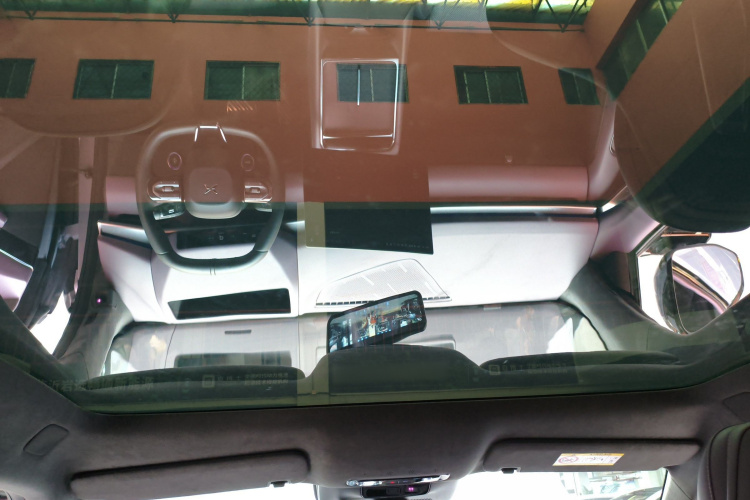 小鹏P7 2025款 702 长续航 Ultra中控内饰22