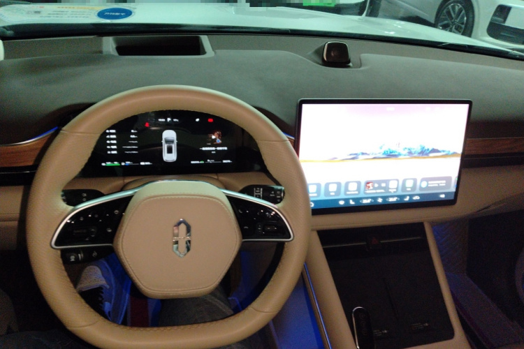 鸿蒙智行 问界M7 2024款 1.5T 智驾四驱Max版 5座中控内饰7002