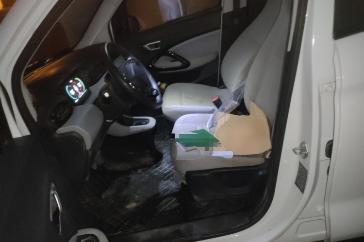 零跑汽车 零跑T03 2023款 403轻享版中控内饰19