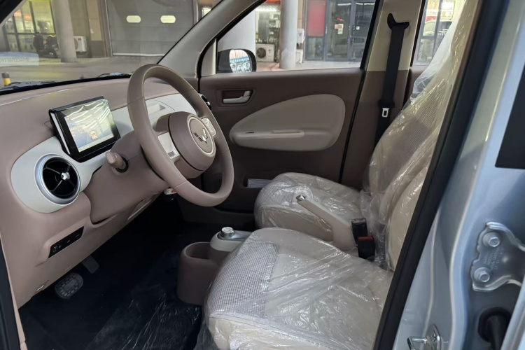 五菱汽车 宏光MINIEV 2025款 四门版 进阶款中控内饰7003