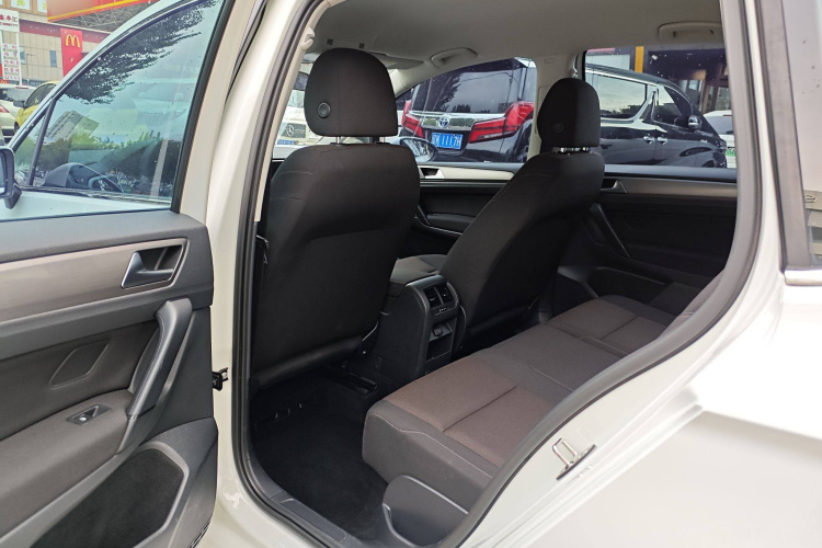 大众 高尔夫·嘉旅 2016款 1.6L 手动舒适型中控内饰7002