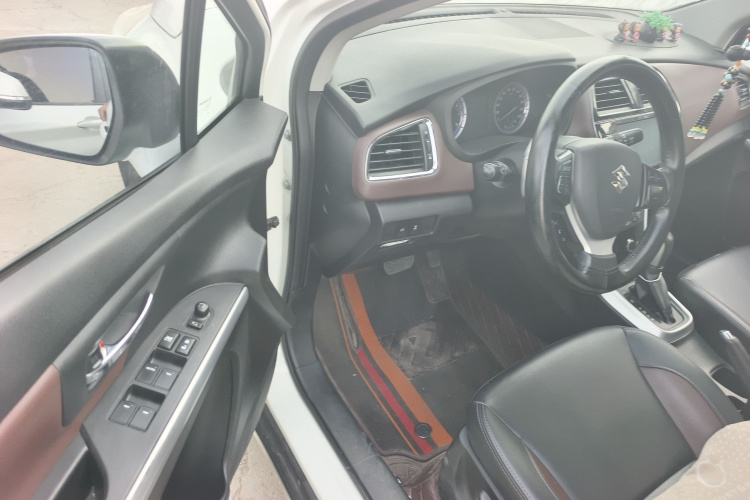 铃木 骁途 2017款 1.6L CVT两驱都市进取型中控内饰20