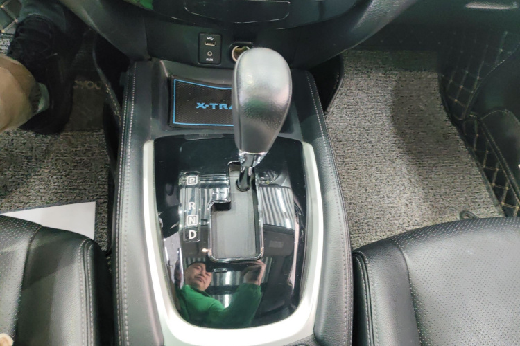 日产 奇骏 2014款 2.5L CVT豪华版 4WD局部细节18