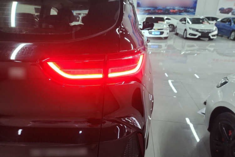 捷途X70 2020款 1.5T DCT悦行版 7座车身外观9