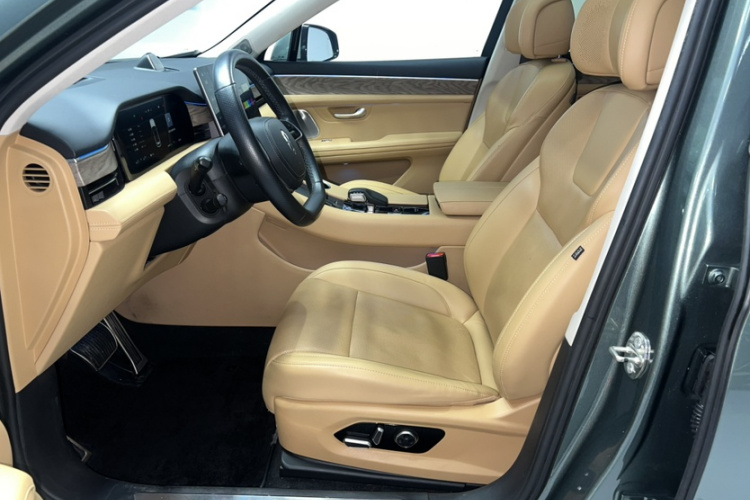 鸿蒙智行 问界M5 2022款 增程四驱性能版局部细节19